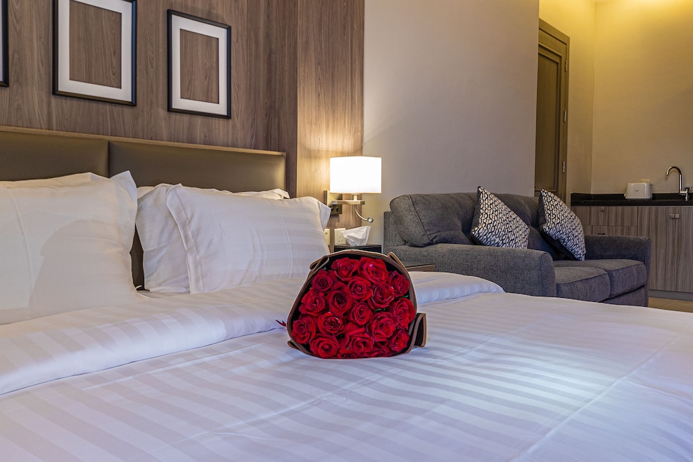 Land Walk Al Taawoun Hotel 30/62