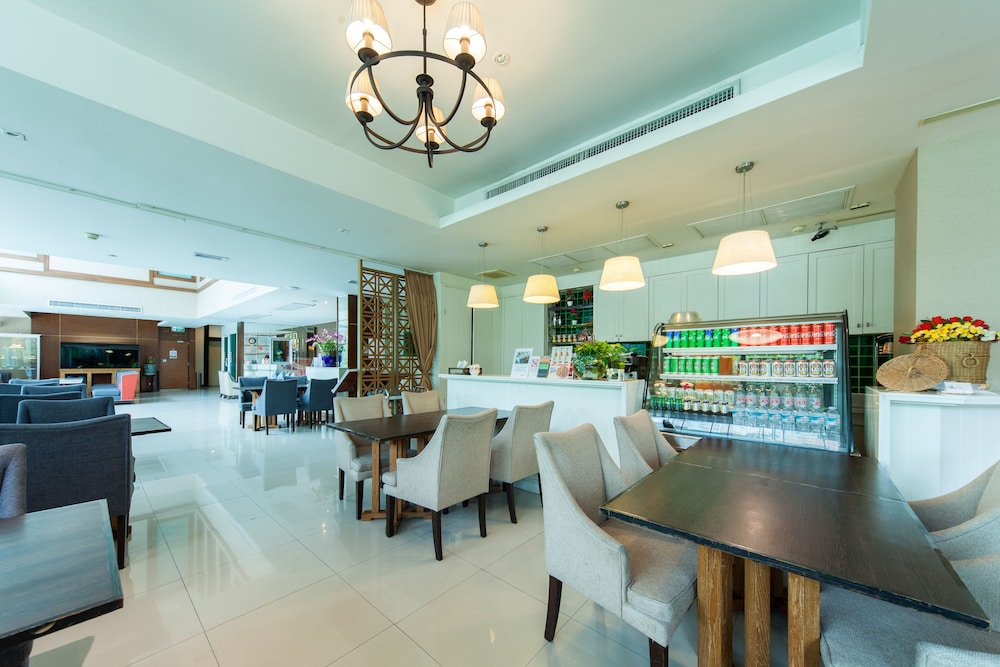 Lantana Resort Hotel 54/61