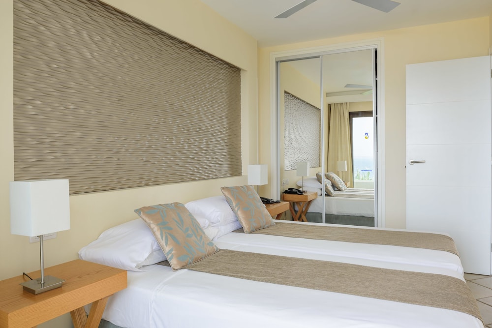 Perla Gris Aparthotel 18/68