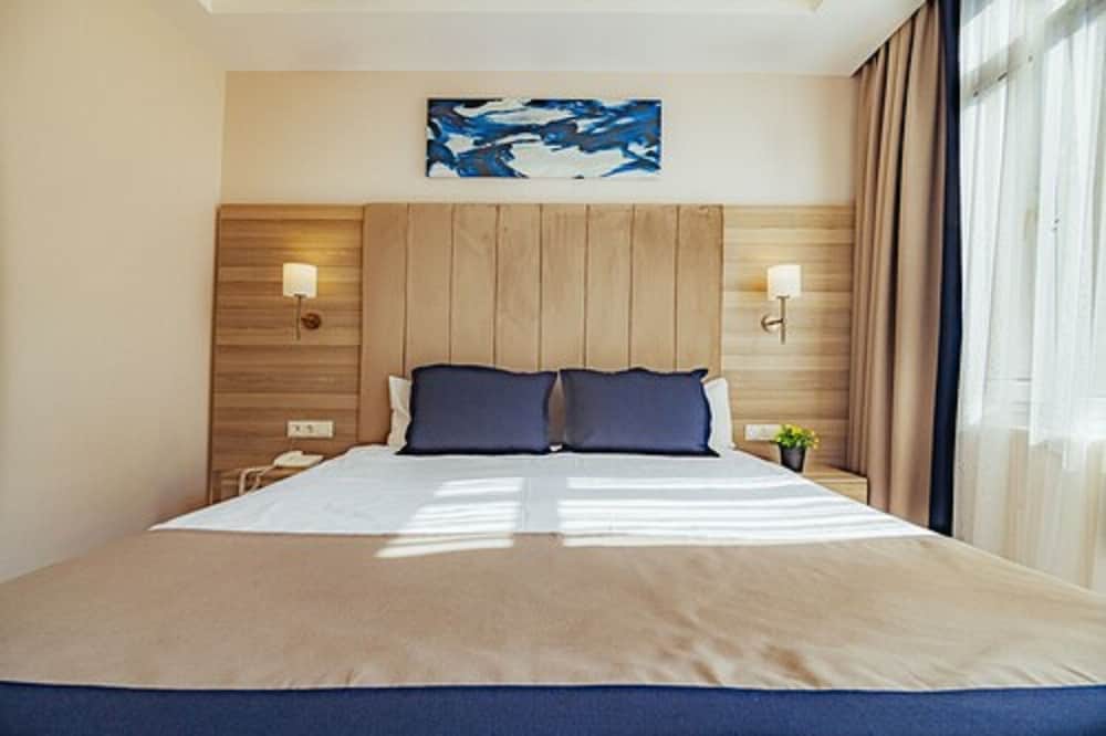 Comfort Beige Hotel 7/50