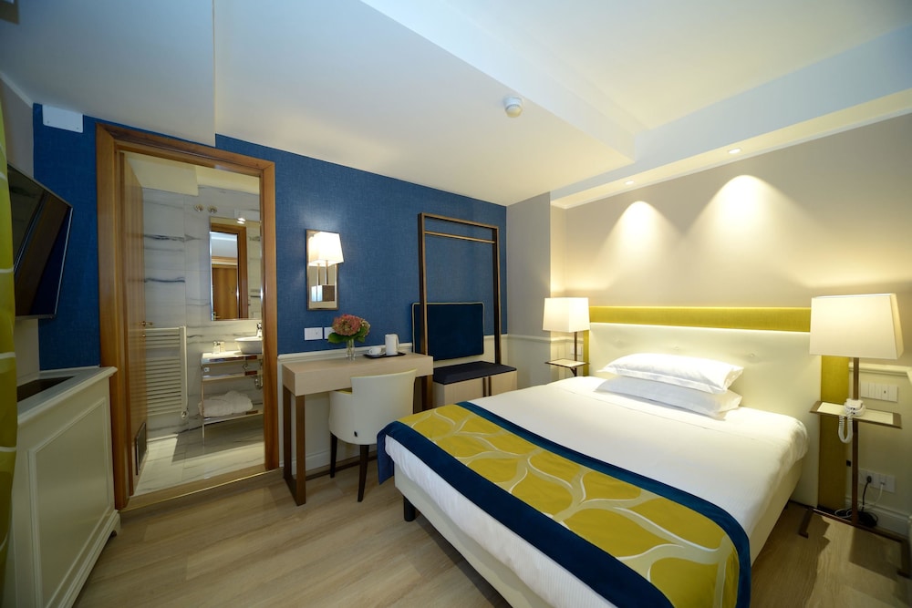 Hotel Canon D Oro 12/47
