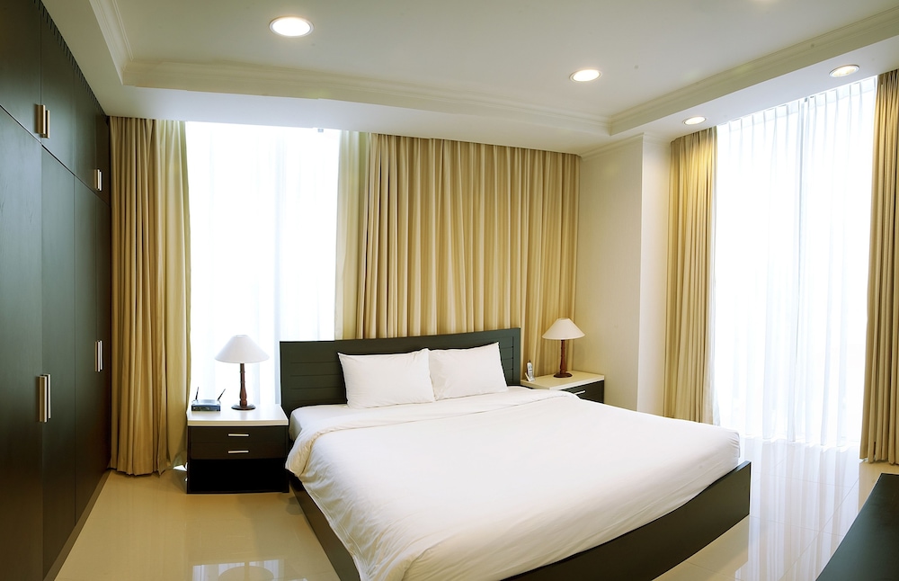 Mayfair Suites - Wmc Tower 16/70