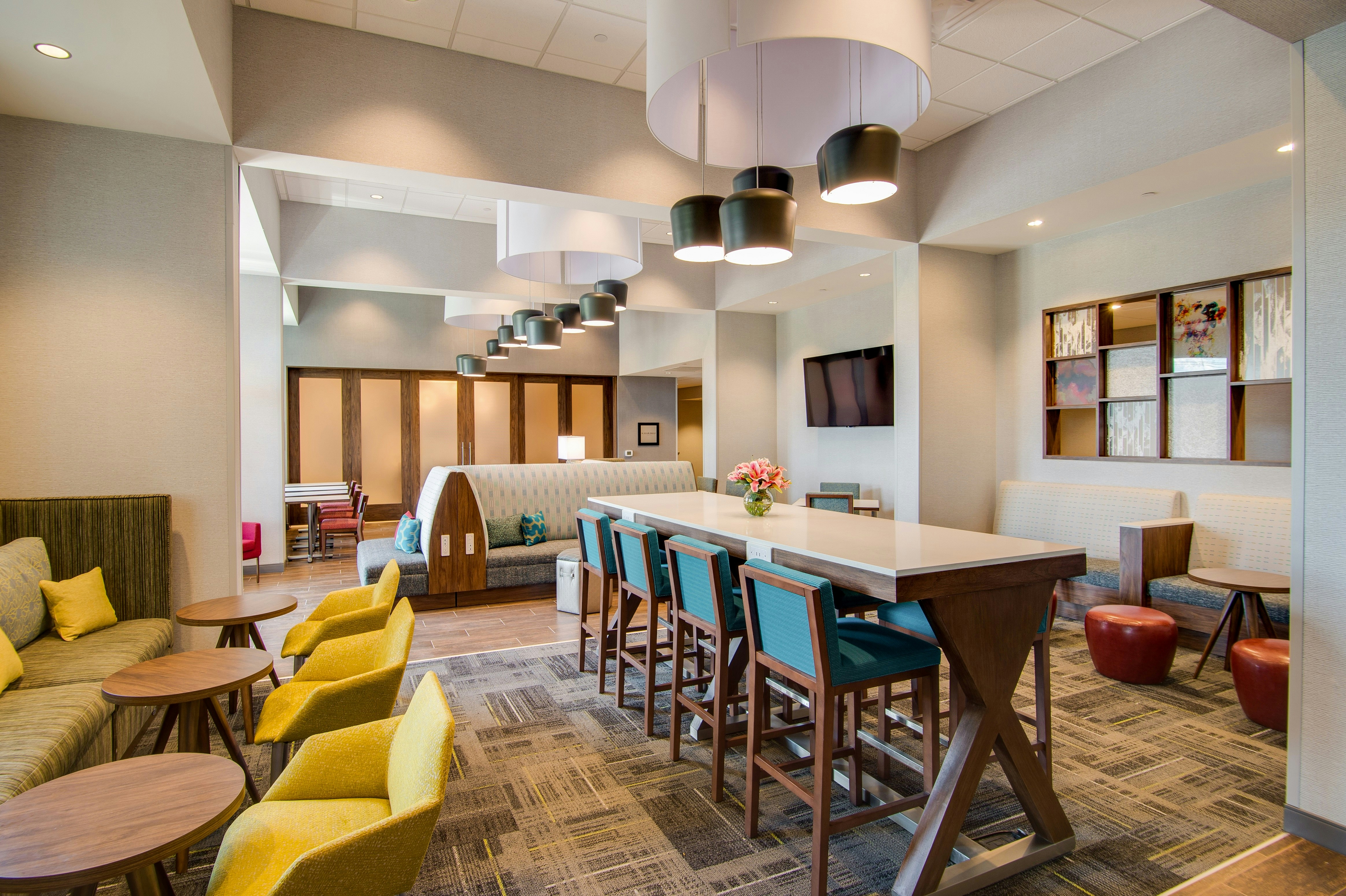 Hampton Inn and Suites Nashville North Skyline 18/23