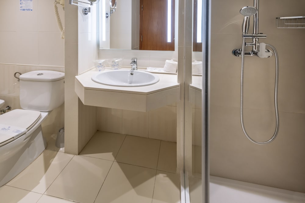 GHT Oasis Tossa & Spa 69/71