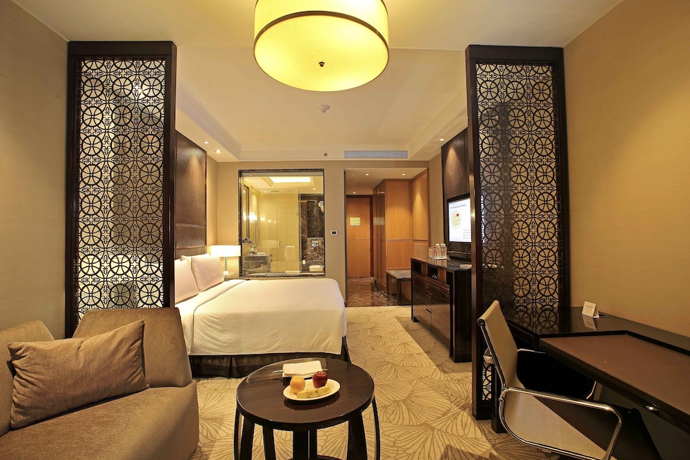 Crowne Plaza New Delhi Mayur Vihar Noida 55/64