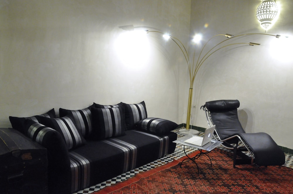Dar 7 Louyat 29/50