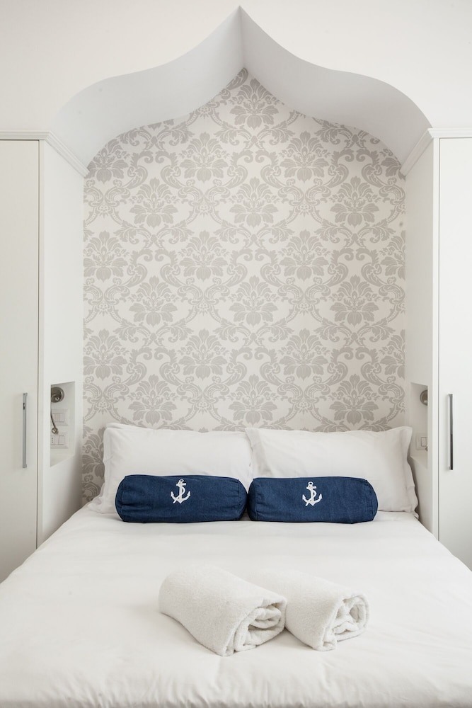 Marina Hotel Charming Rooms 4/47