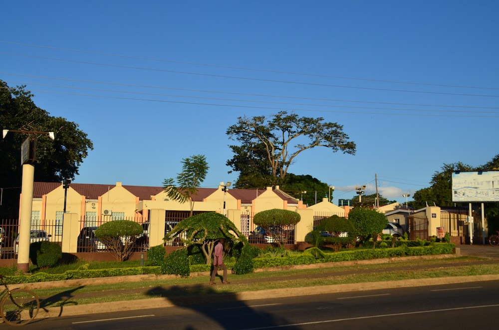 Riverside Hotel and Conference Centre 47/50