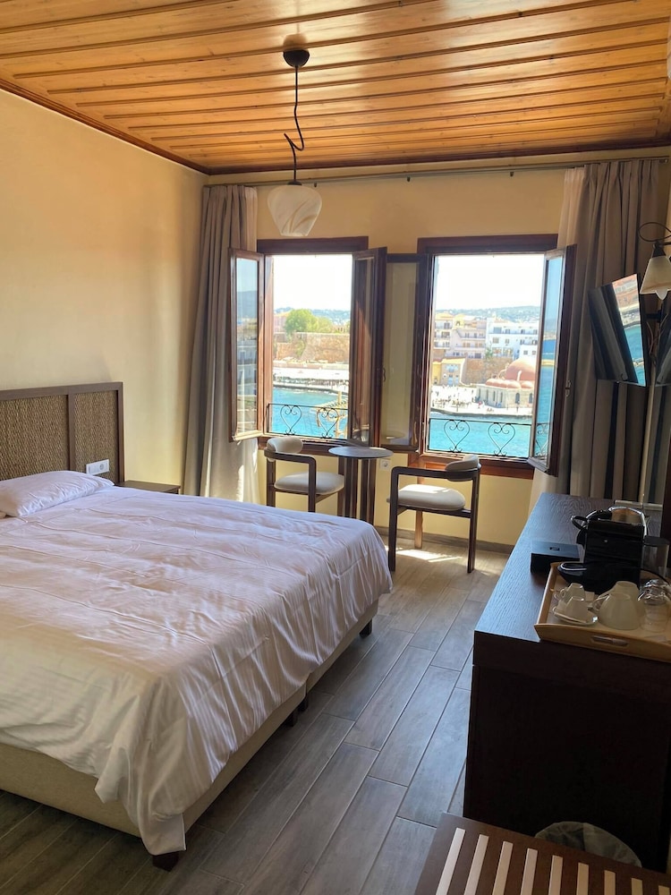 Helena Hotel 13/50