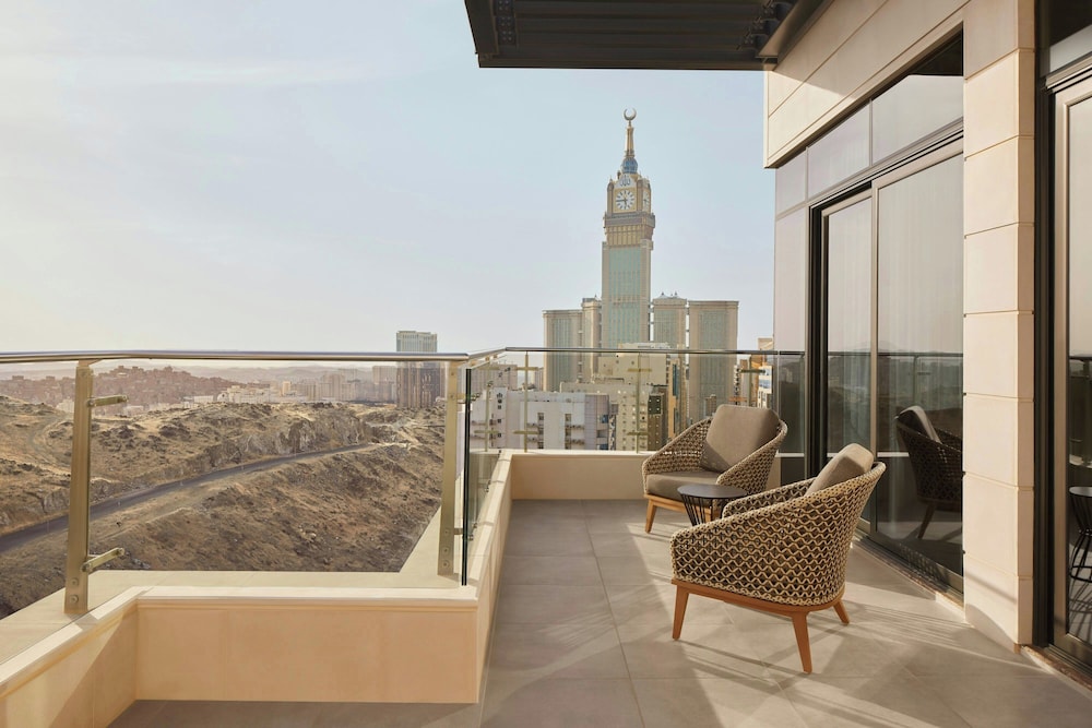 Courtyard Makkah 23/46