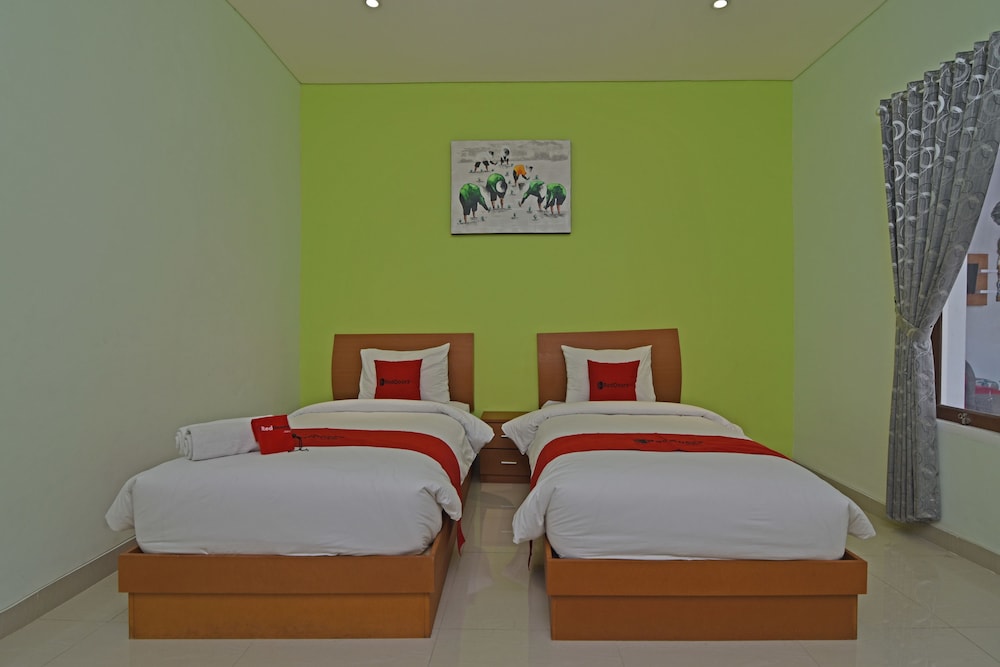 Reddoorz Plus @ Mahendradatta Denpasar 11/42