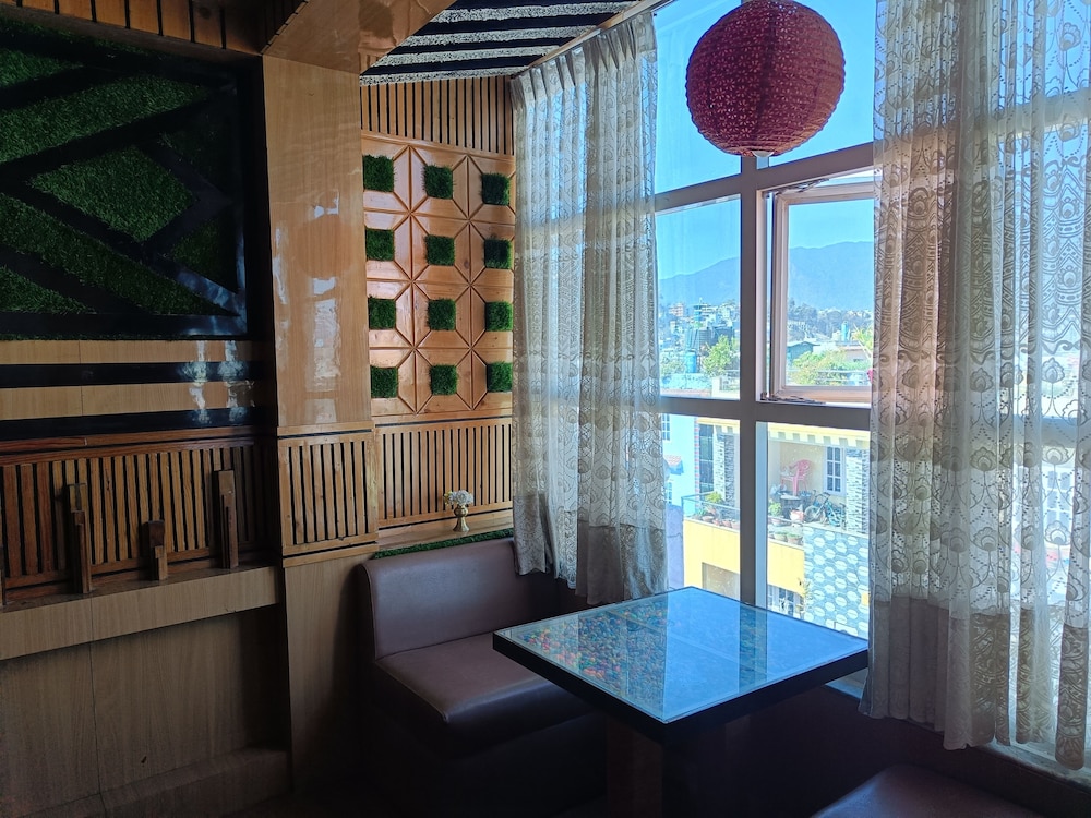 Sara's Backpackers Hotel 57/74