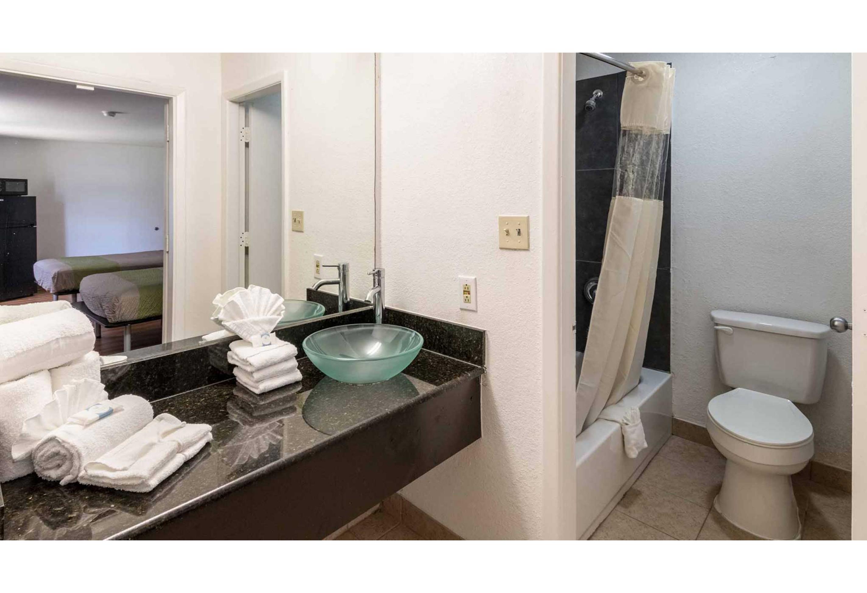 جناح بسرير كينج، Studio6 Arlington, TX 4/4