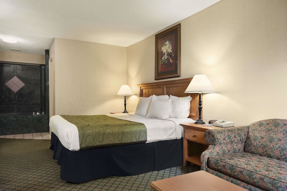 Days Inn & Suites by Wyndham Stuttgart 8/23