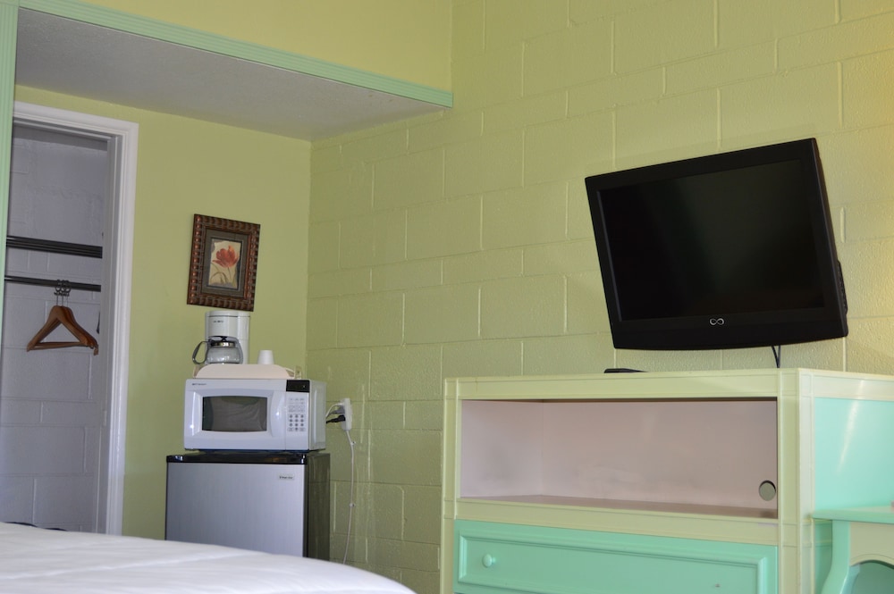 Town House Motel 14/45
