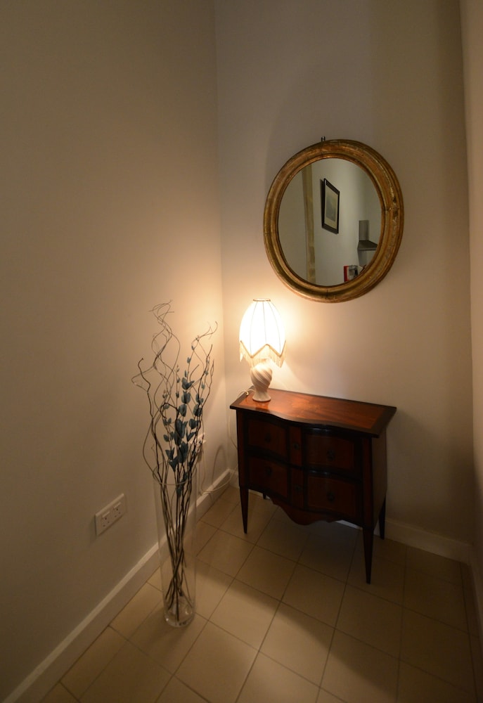 Paulos Valletta 7/50