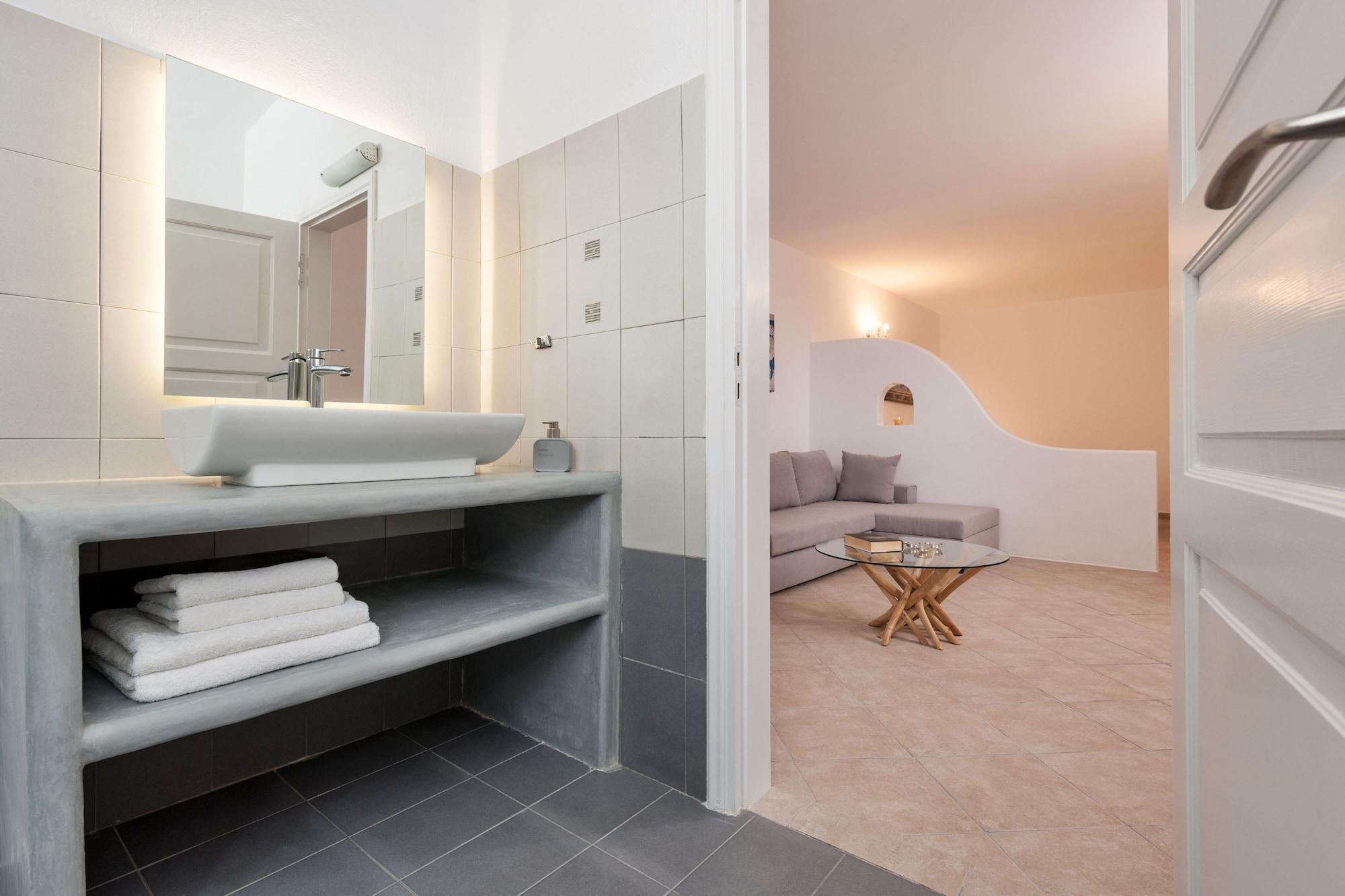 Superior, Villa, Outdoor Jetted Tub, Hot Tub، Katharos Villas 5/9