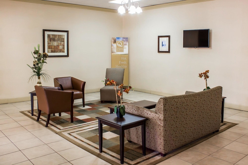 Hotel Dunn, NC 24/36