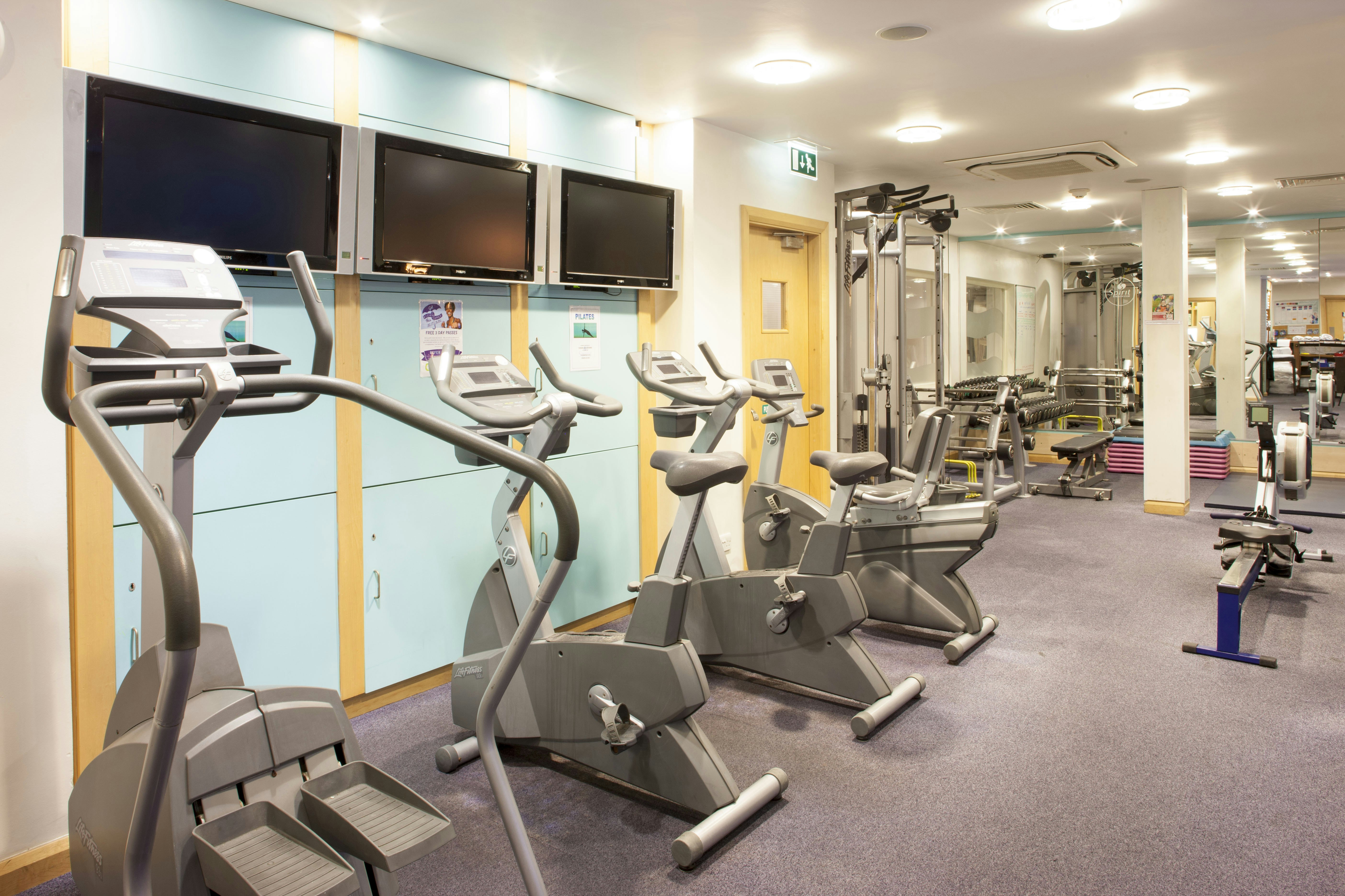 HOLIDAY INN LEEDS BRIGHOUSE 22/50