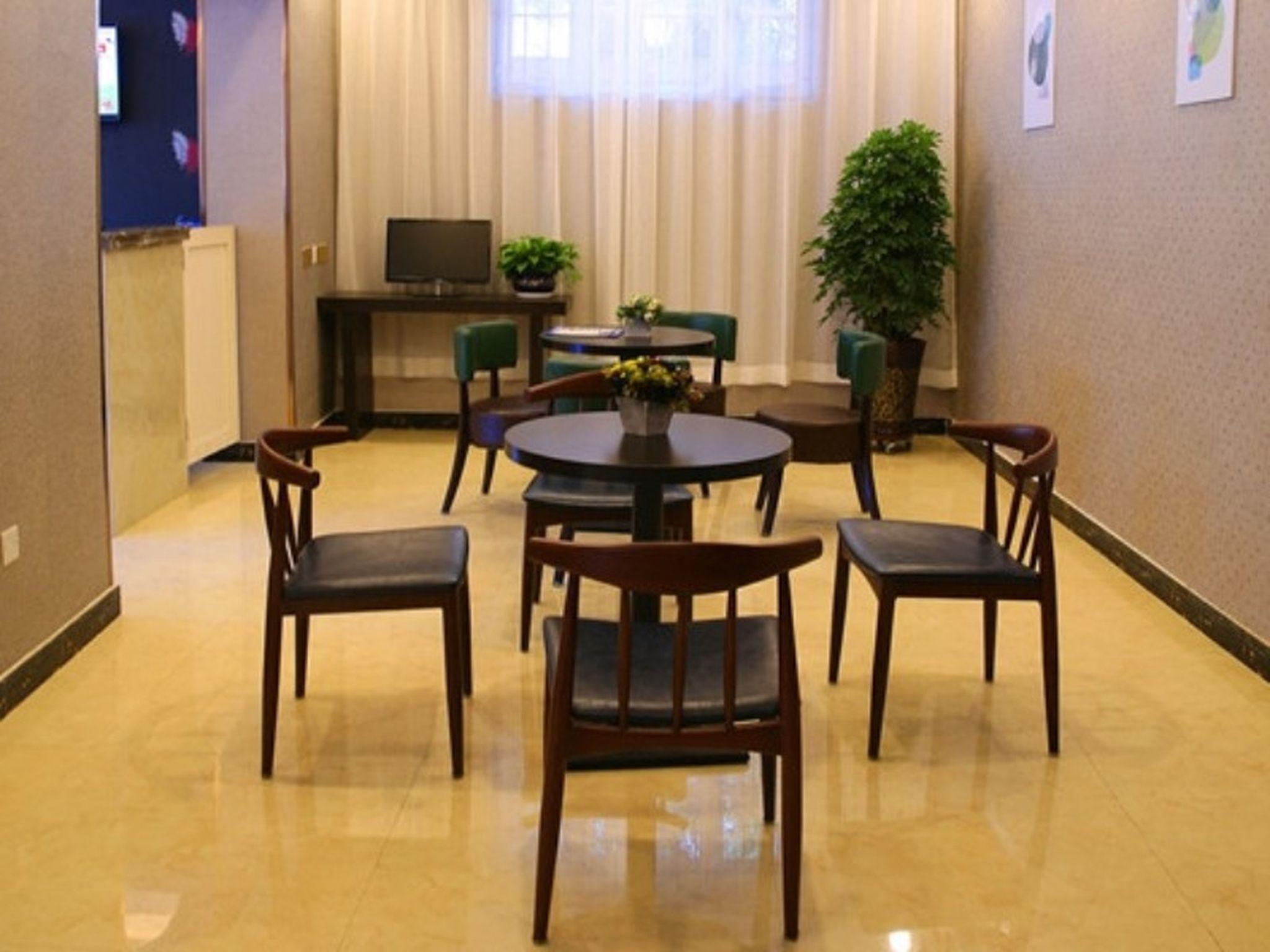 GT Alliance Urumqi Airport Hotel 18/29