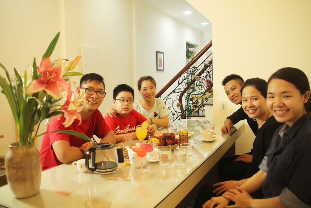 Flora Hotel Hue 60/75