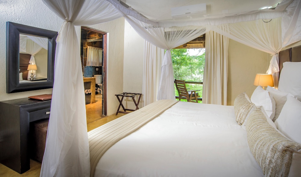 Shiduli Private Game Lodge 9/71