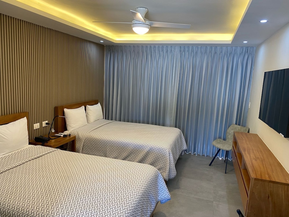 New Garden Hotel 23/59