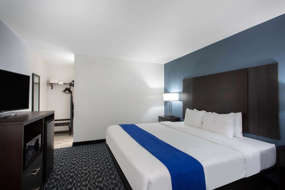 Clarion Pointe Charlotte 17/57