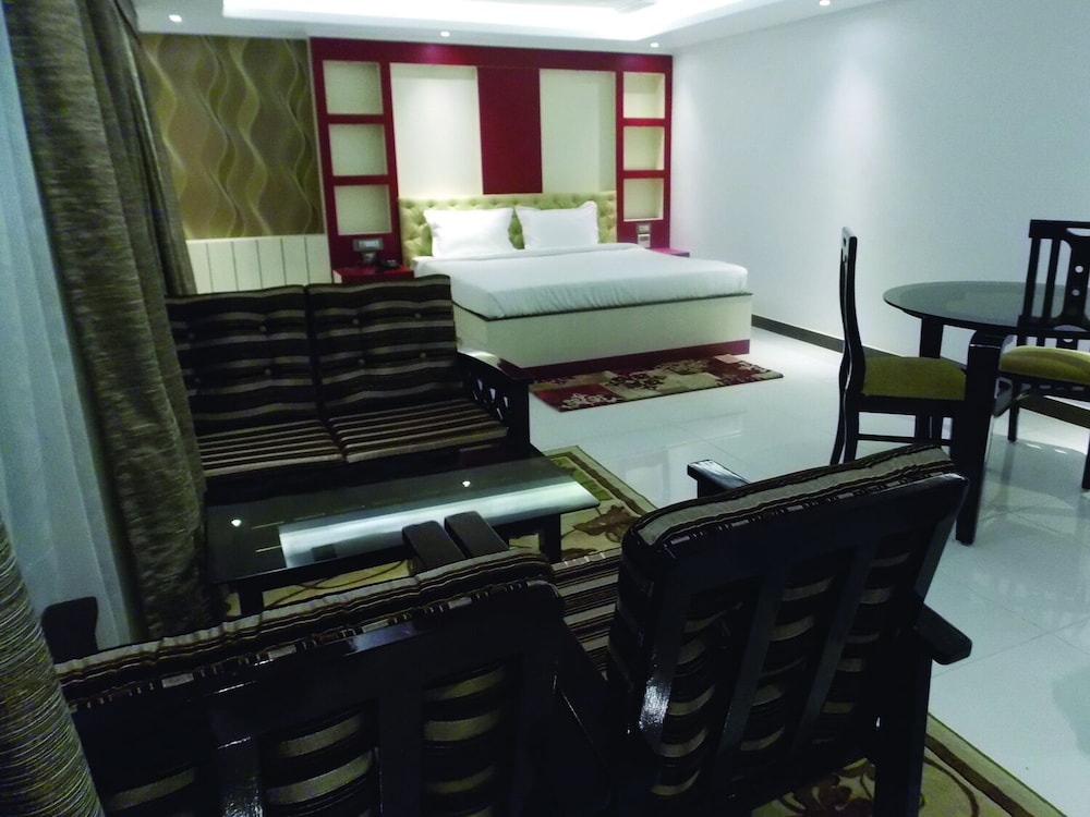 Airport City Hotel 17/35