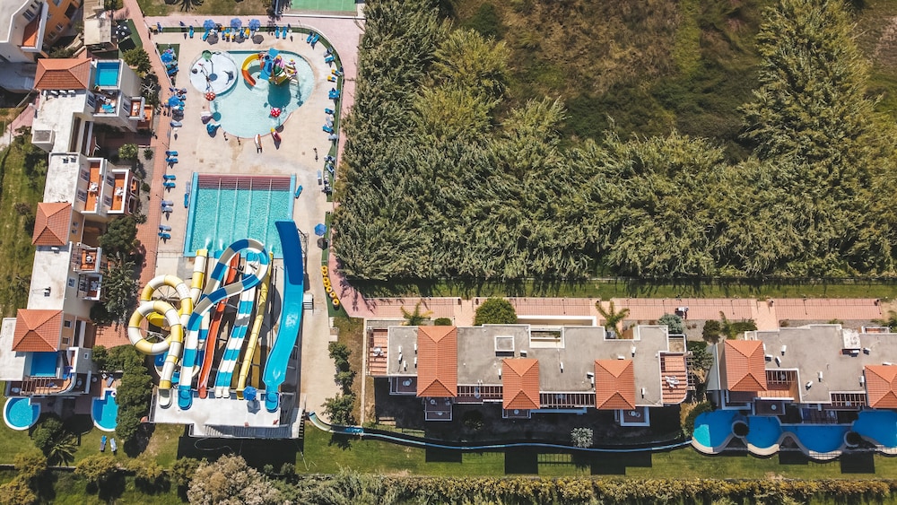 Chrispy Waterpark Resort 54/66