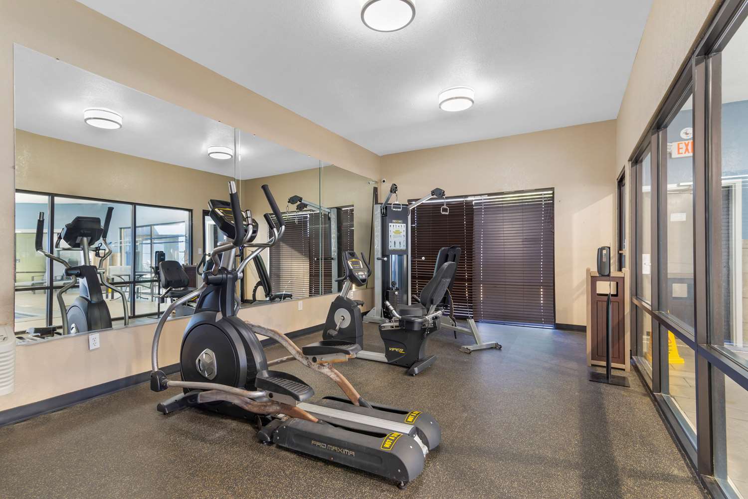 Best Western Plus McDonough Inn & Suites 36/55
