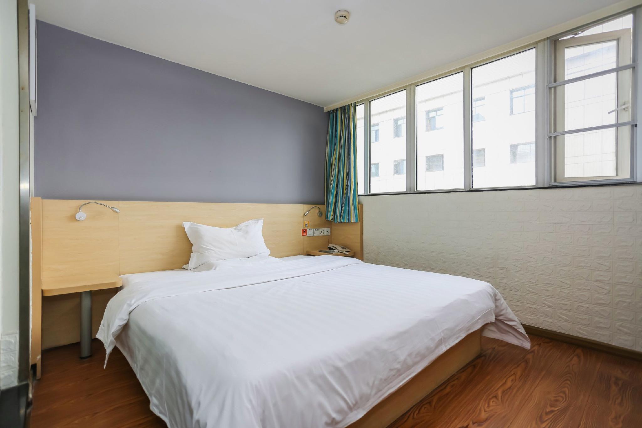 7 Days Inn Chengdu North Railway Train Station Square Branch 26/39