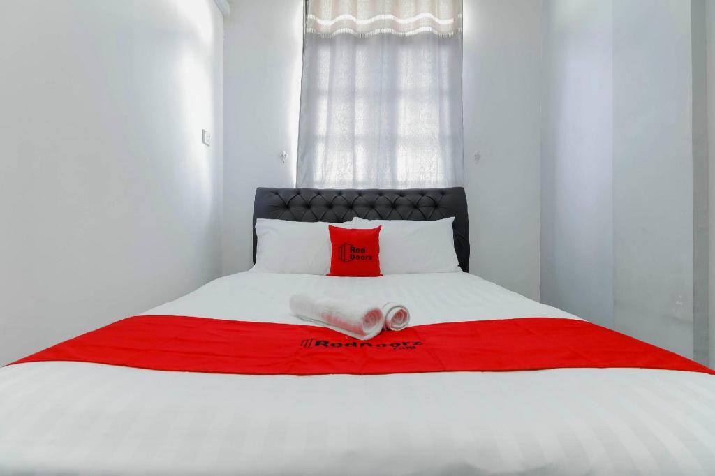 Reddoorz Plus Near Batam City Square 7/29
