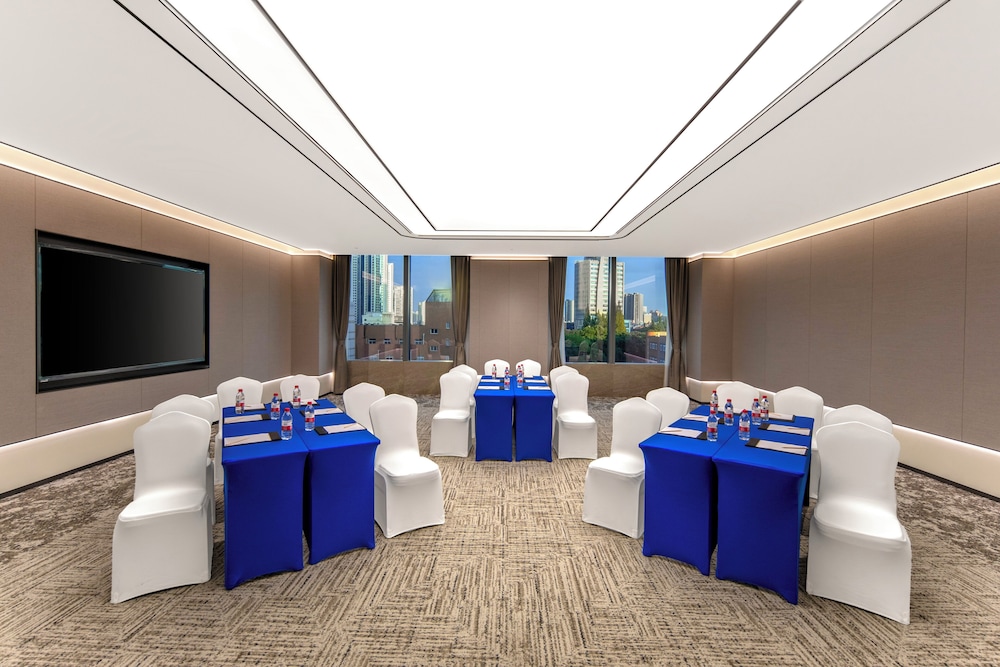 Novotel Shanghai Atlantis 62/68
