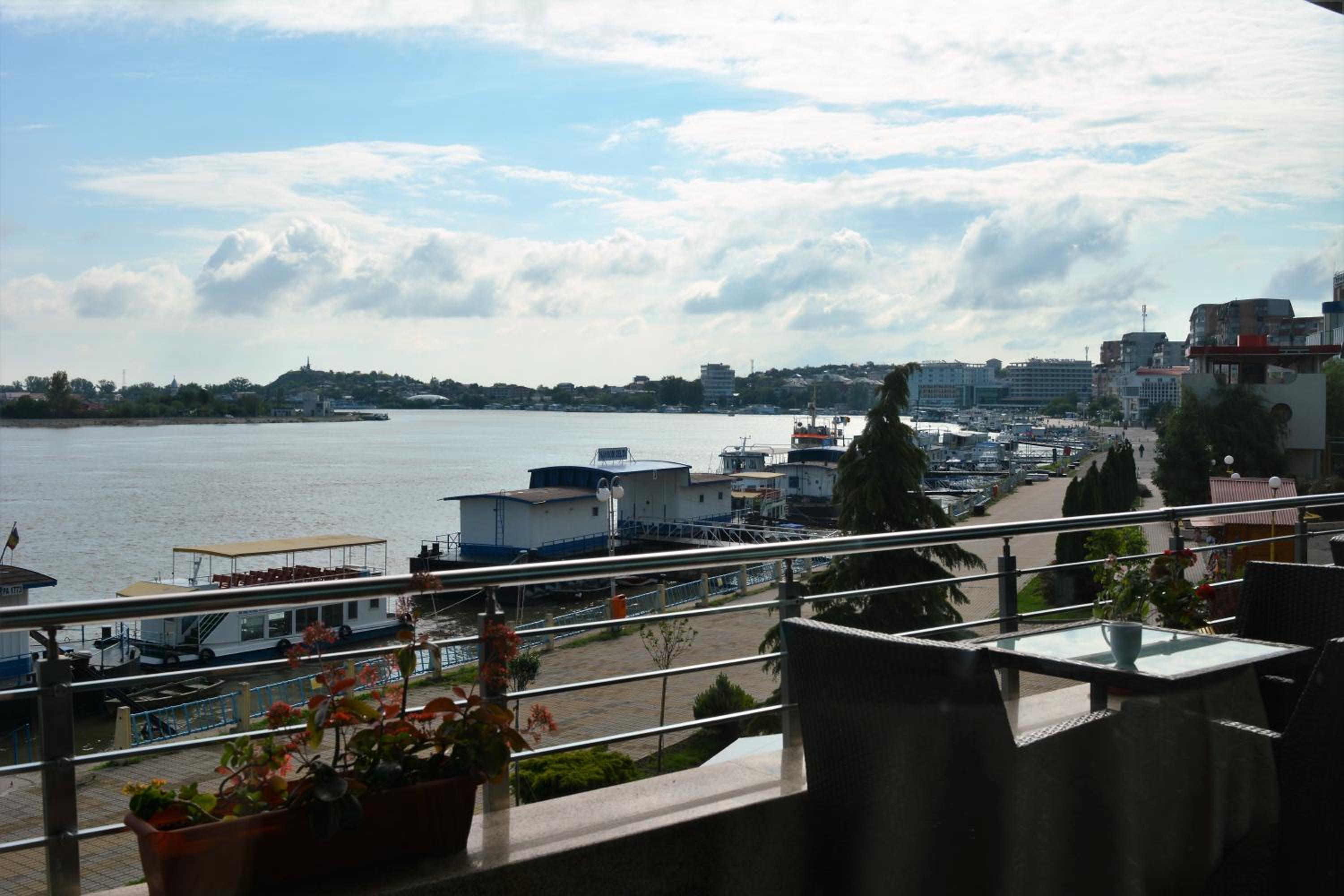 Esplanada Hotel 43/50