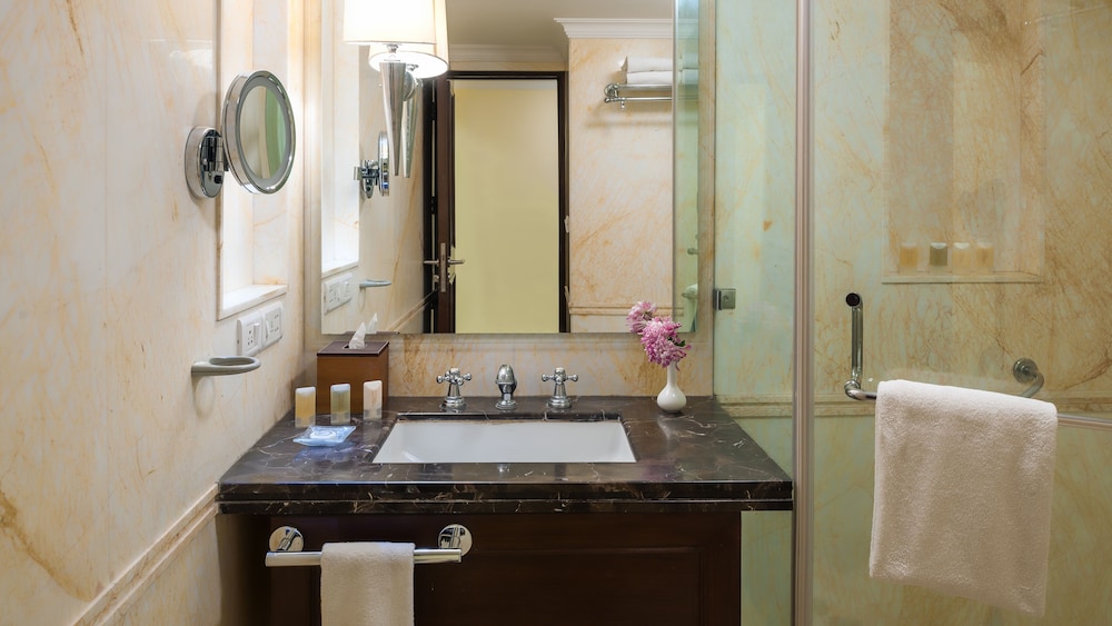 The Claridges Nabha Residence 33/34