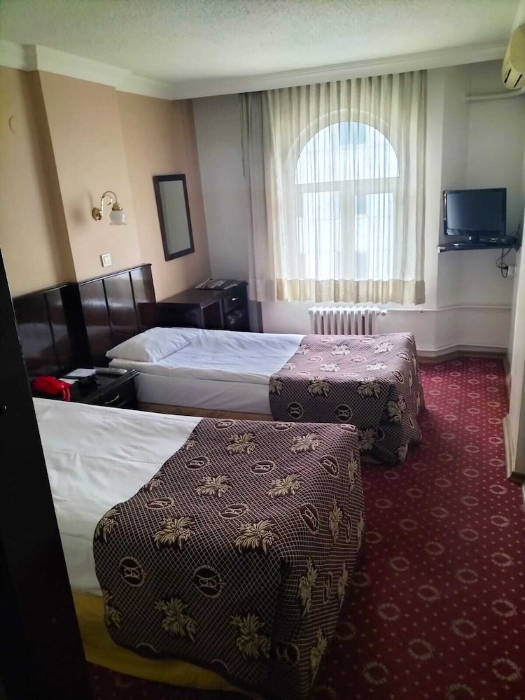 Spor Hotel 13/41