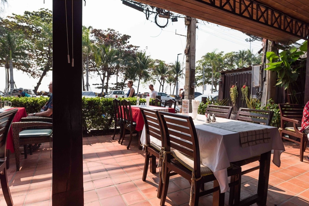 Jomtien Boathouse 36/56