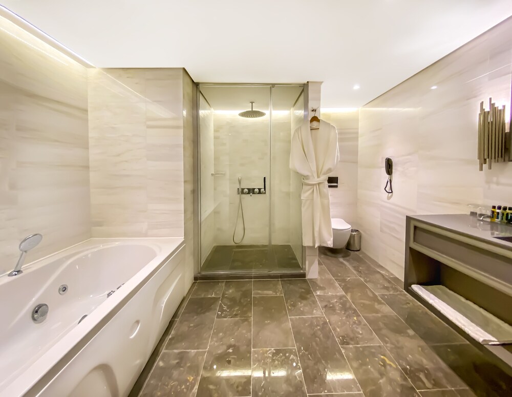DELUXE, EXECUTIVE, SUITE, MOUNTAIN VIEW, HOT TUB