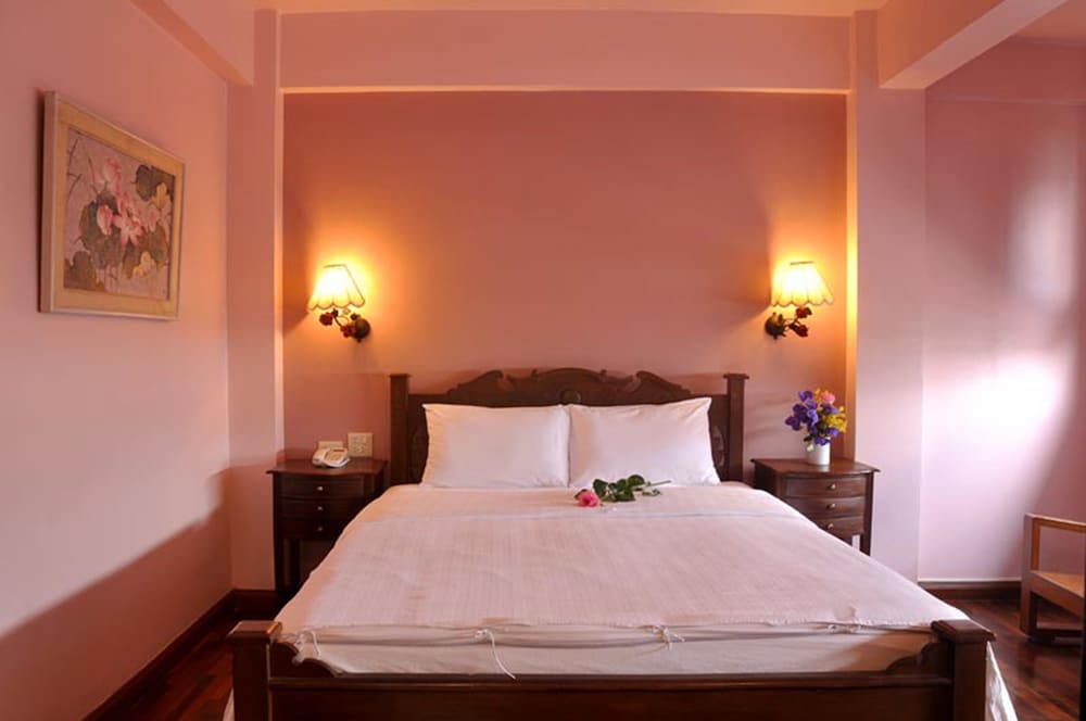 Deluxe, Double Bed