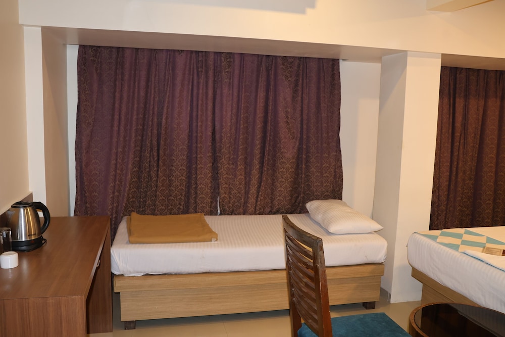 Hotel Aishwarya Residency 6/17