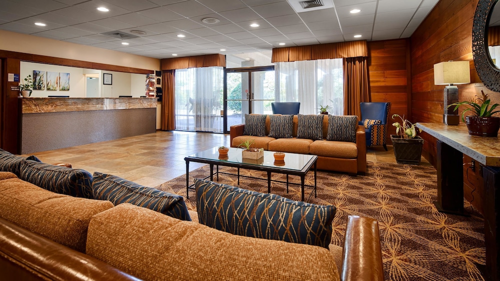 Best Western Crossroads Inn 12/19