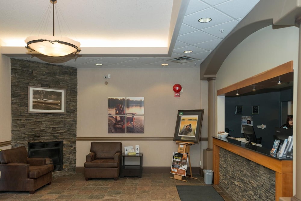 Lakeview Inn & Suites Fort Saskatchewan 18/28