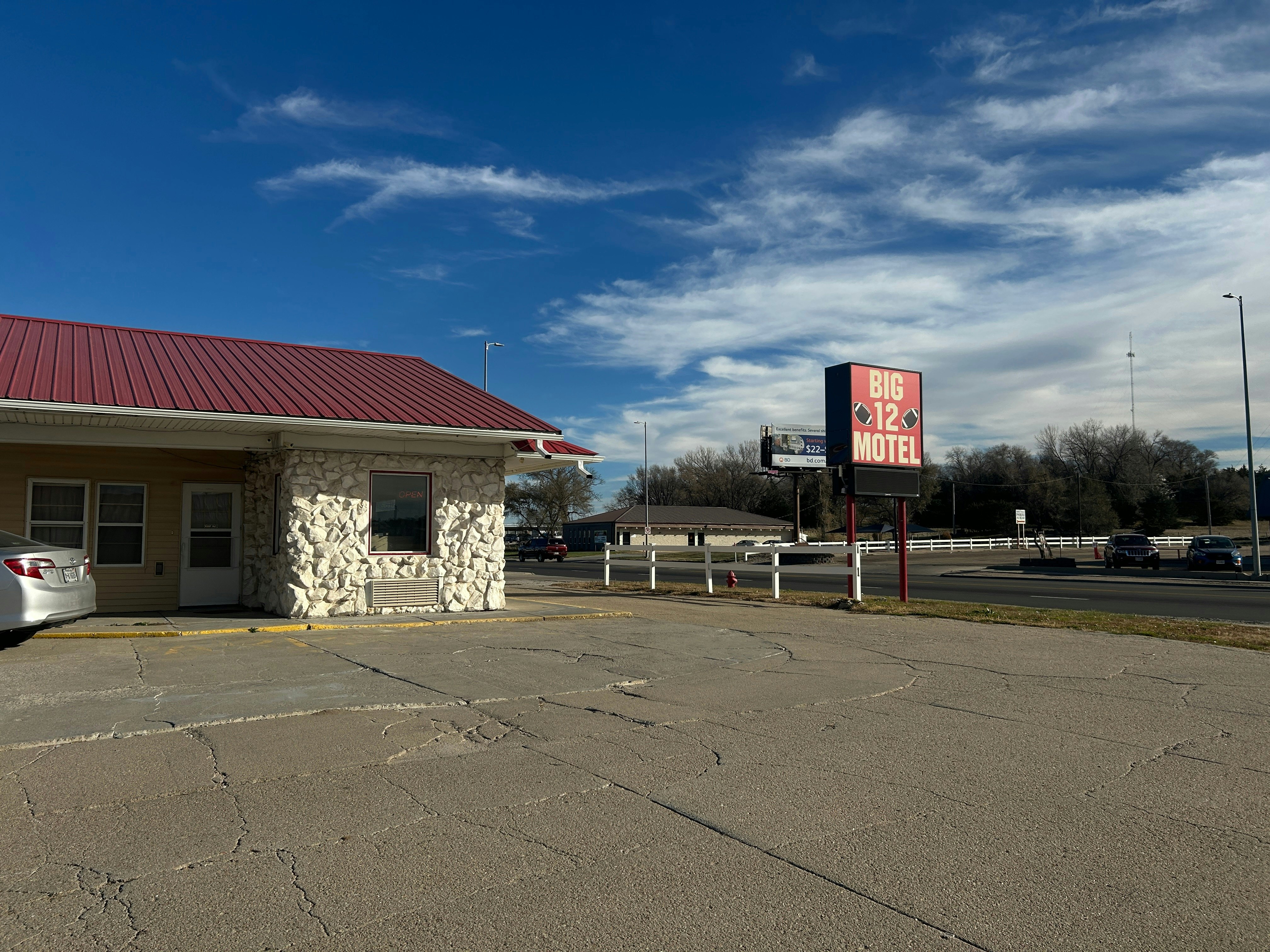 Big 12 Motel Broken Bow 34/43