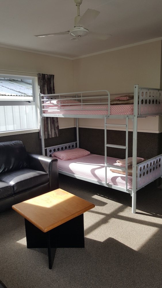 Auckland North Shore Motels & Holiday Park 49/56