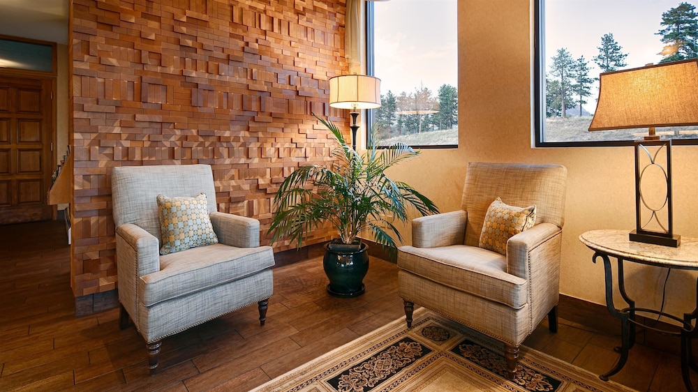 Best Western Plus Silver Saddle Inn 32/43