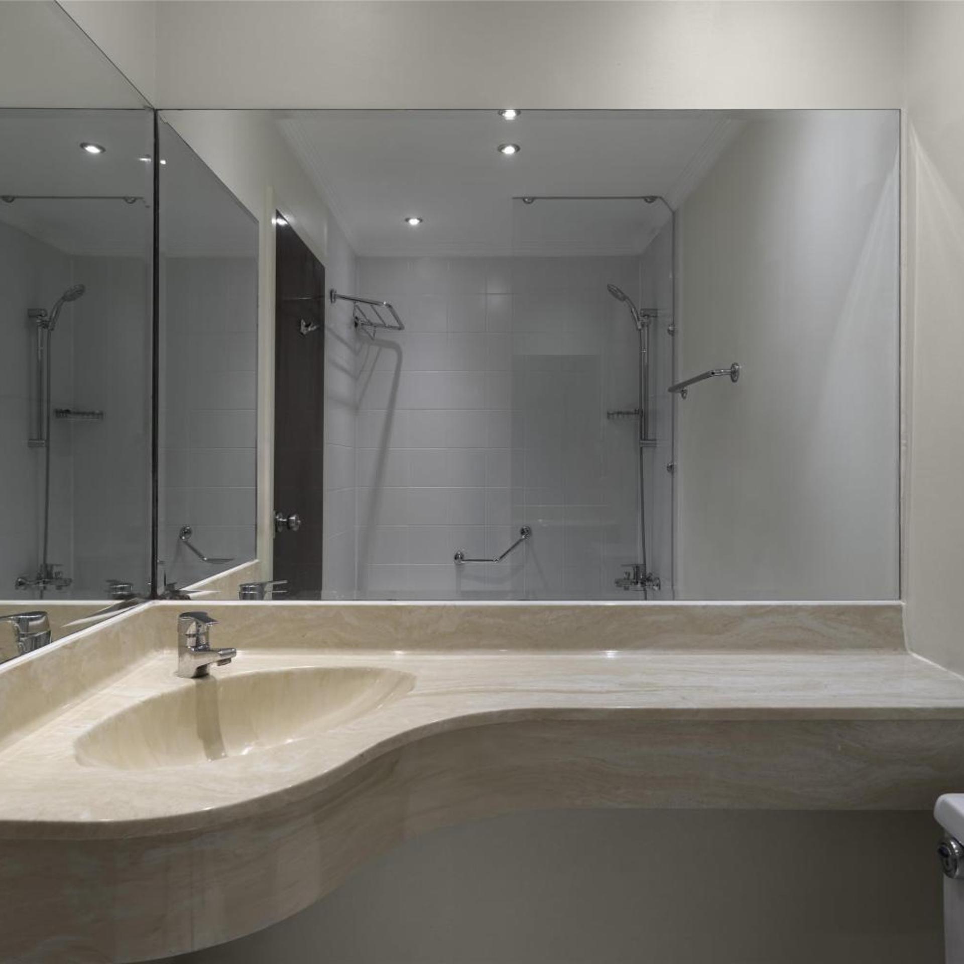 Superior, Twin Beds, Radisson Blu Hotel Yanbu 6/9