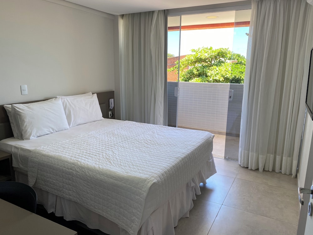 Suite, Double Bed, Partial Sea View, Side Sea View