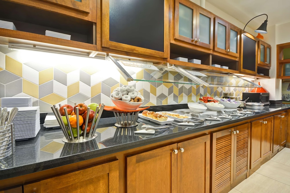Hyatt Place Kansas City/Overland Park/Metcalf 46/64