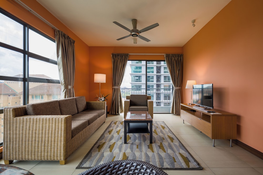 Acappella Suite Hotel 42/64